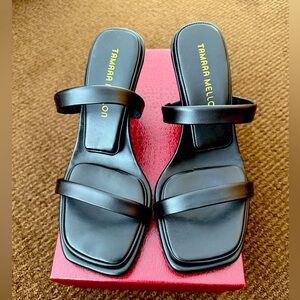 Beautiful Tamara Mellon Heels Black, US Size 7.5
Absolute 85